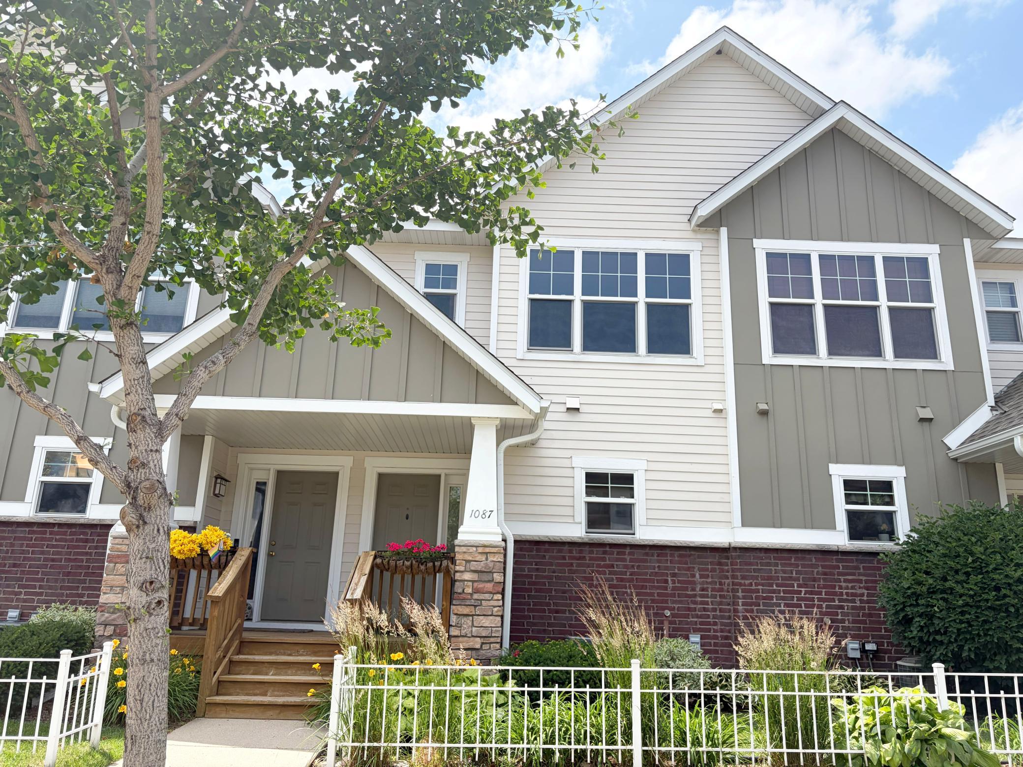 1087 Barclay Street, Saint Paul MN 55106