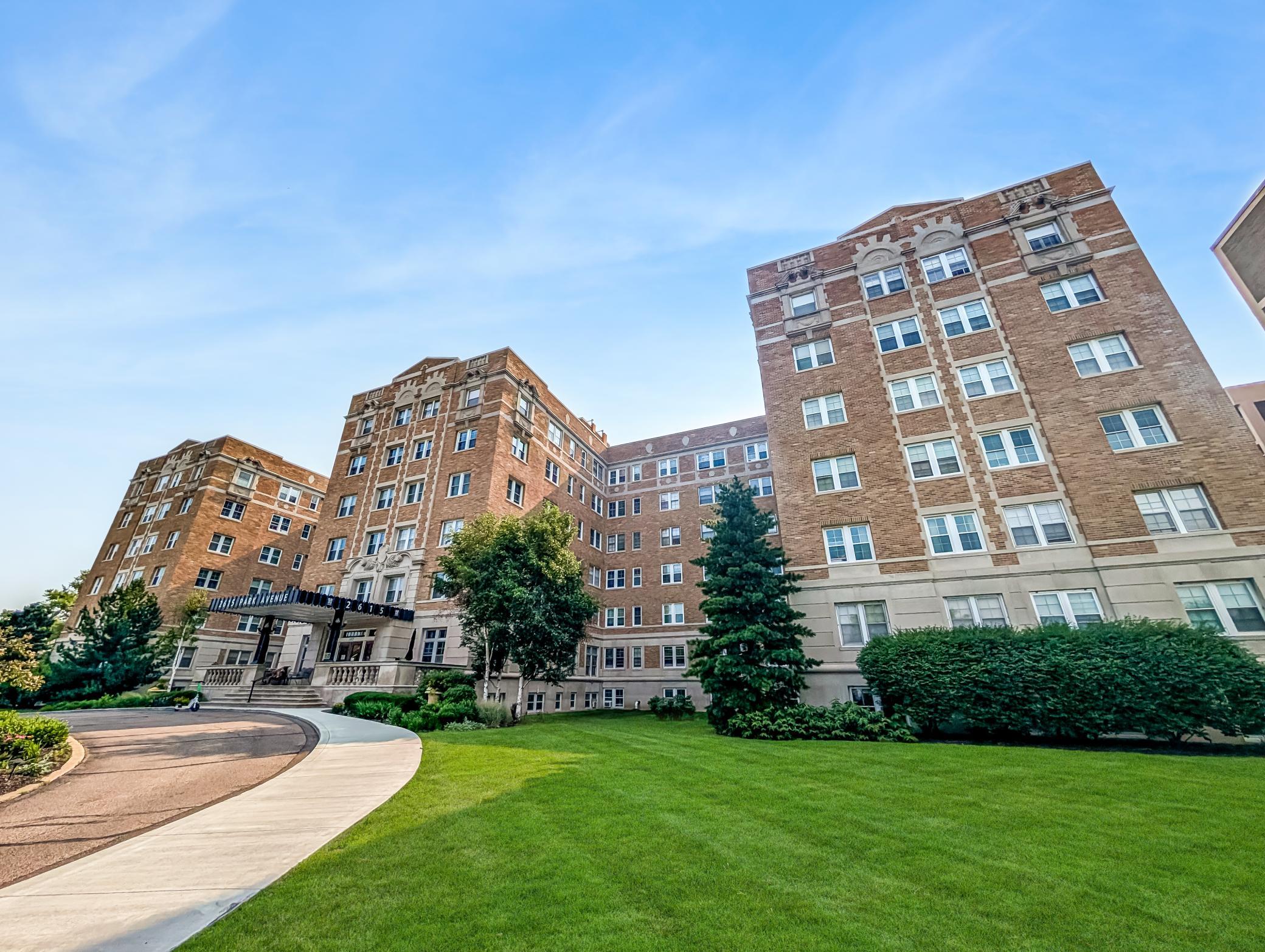 2615 Park Avenue Unit 611, Minneapolis MN 55407