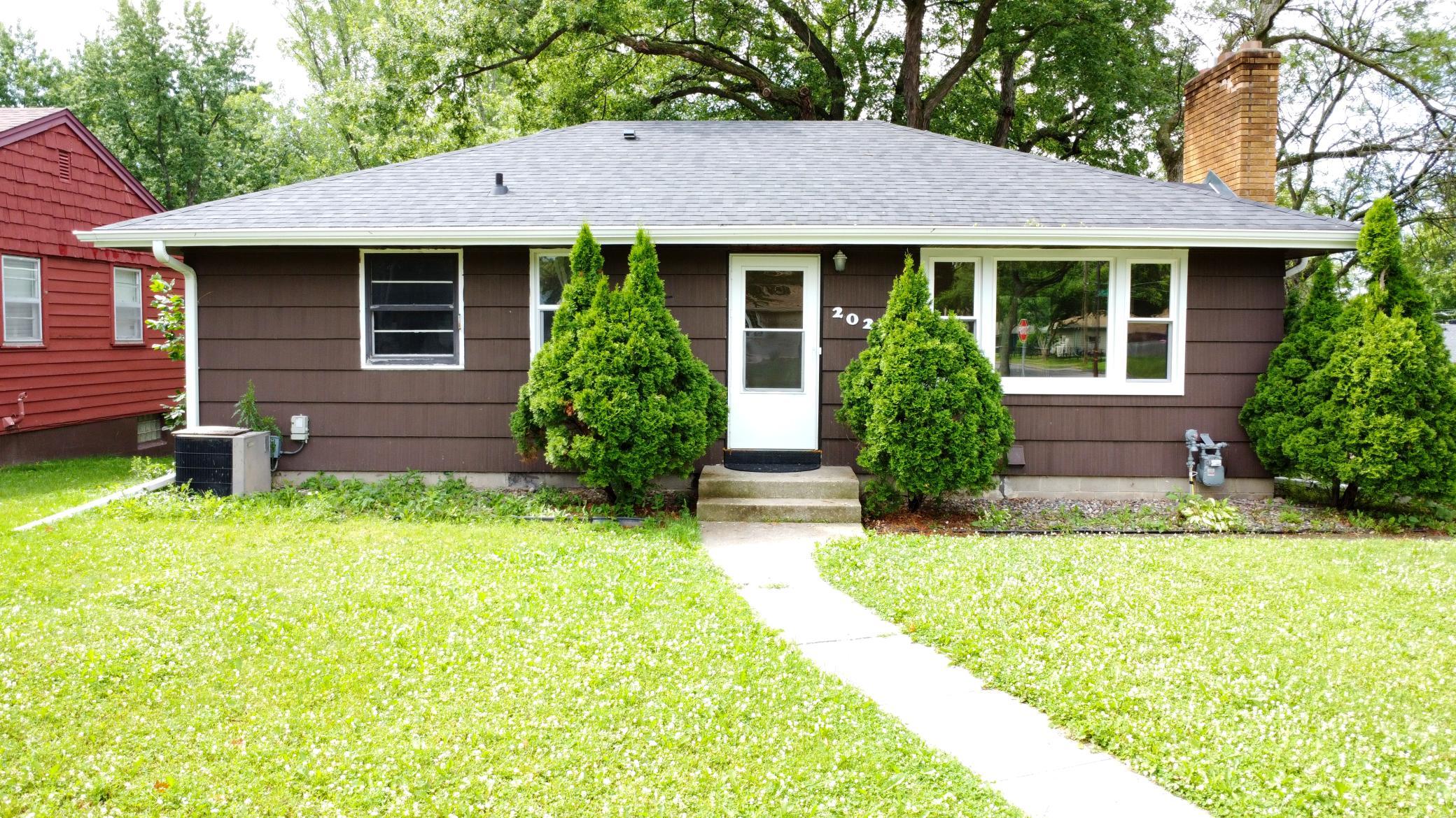 2022 Hyacinth Avenue E, Saint Paul MN 55119