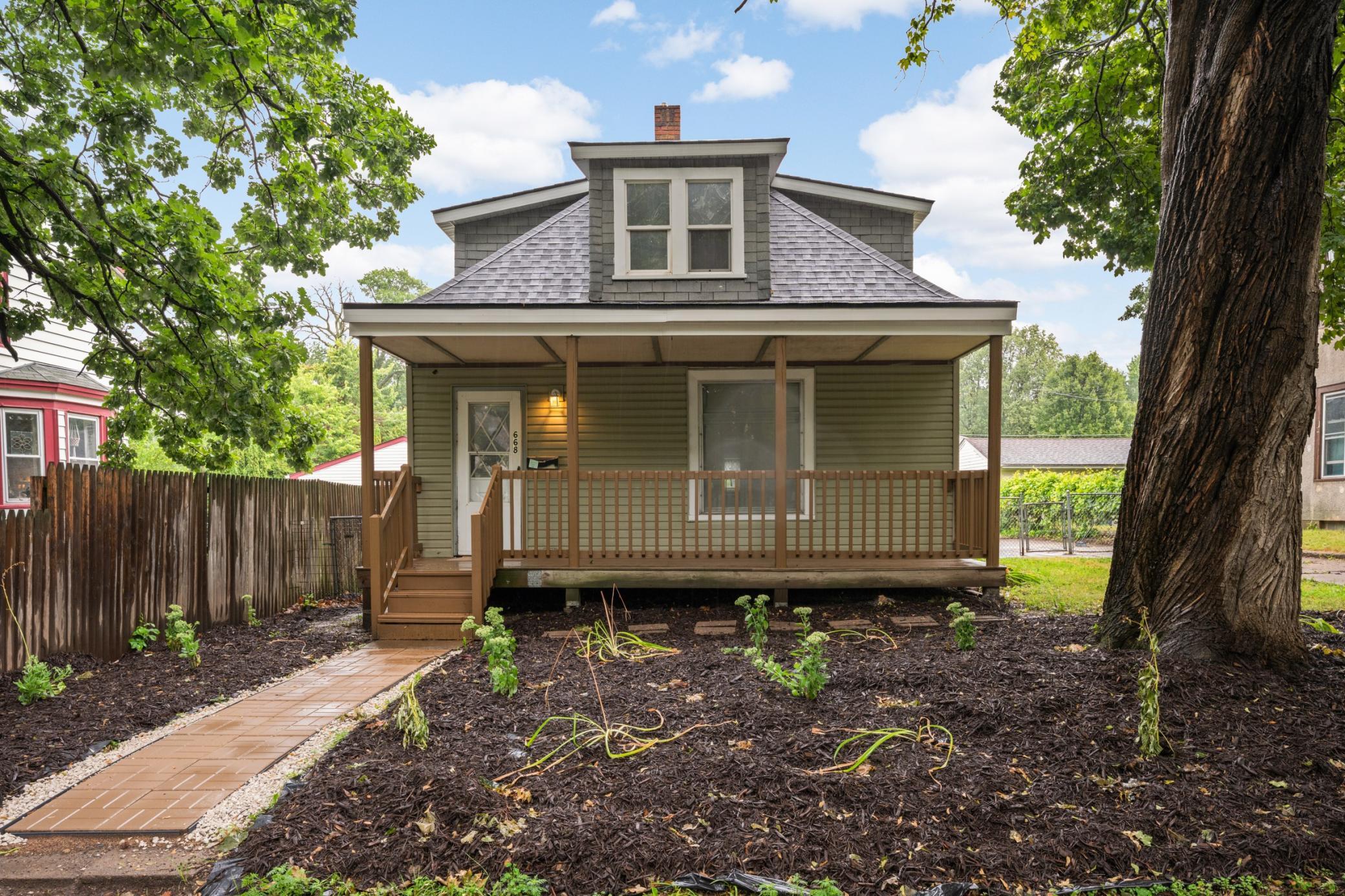 668 Orleans Street, Saint Paul MN 55107