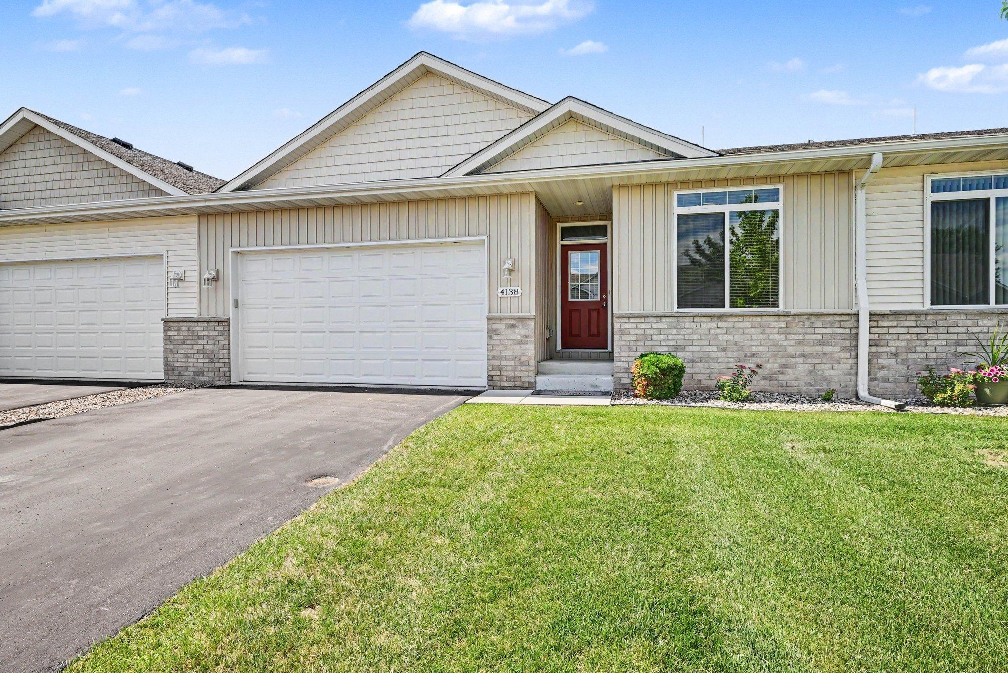 4138 Blakewood Drive, Shakopee MN 55379