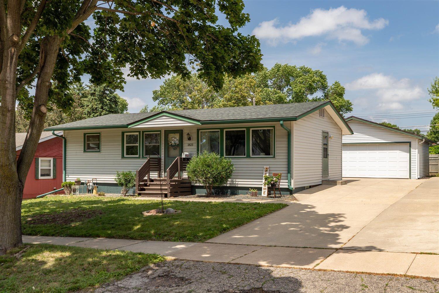 1823 18 1/2 Street NW, Rochester MN 55901
