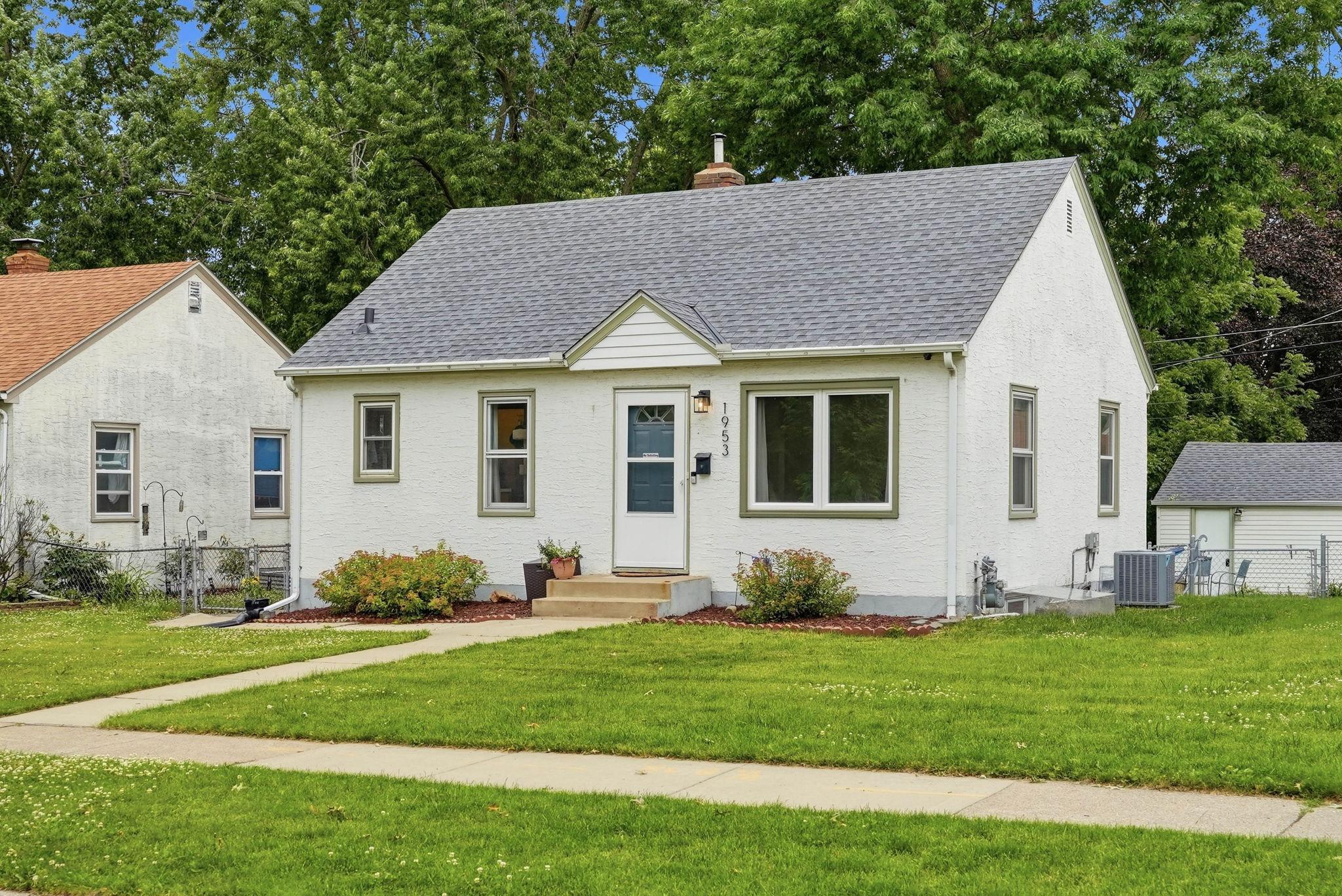 1953 Nebraska Avenue E, Saint Paul MN 55119