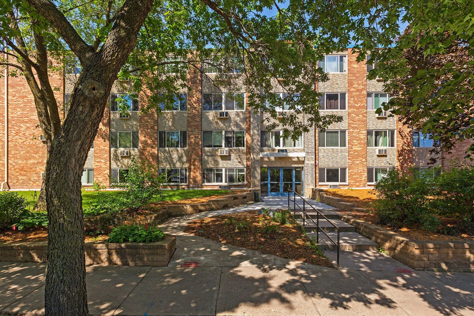 4400 Upton Avenue S Unit 201, Minneapolis MN 55410