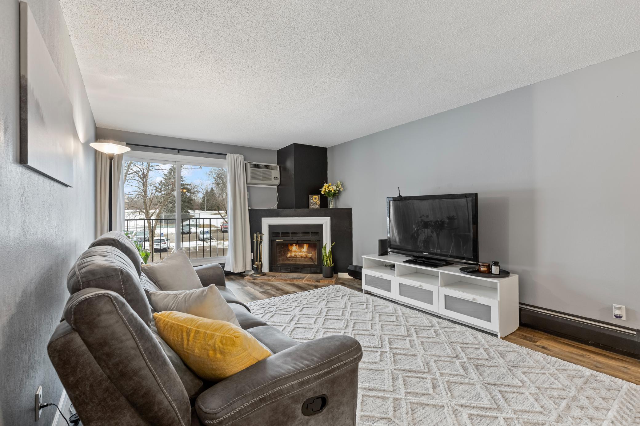 3850 Plymouth Boulevard Unit 223, Plymouth MN 55446