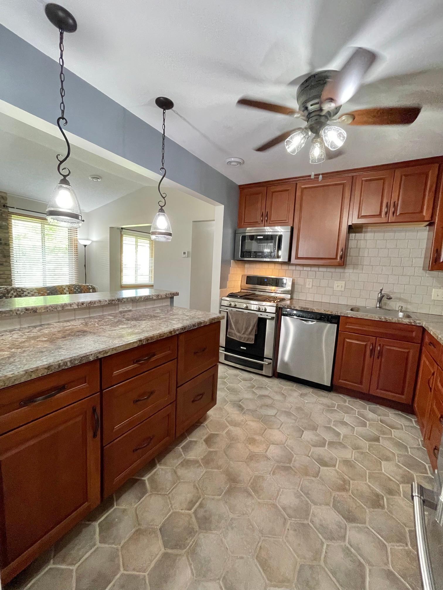 9809 Cimarron Trail, Minnetonka MN 55305