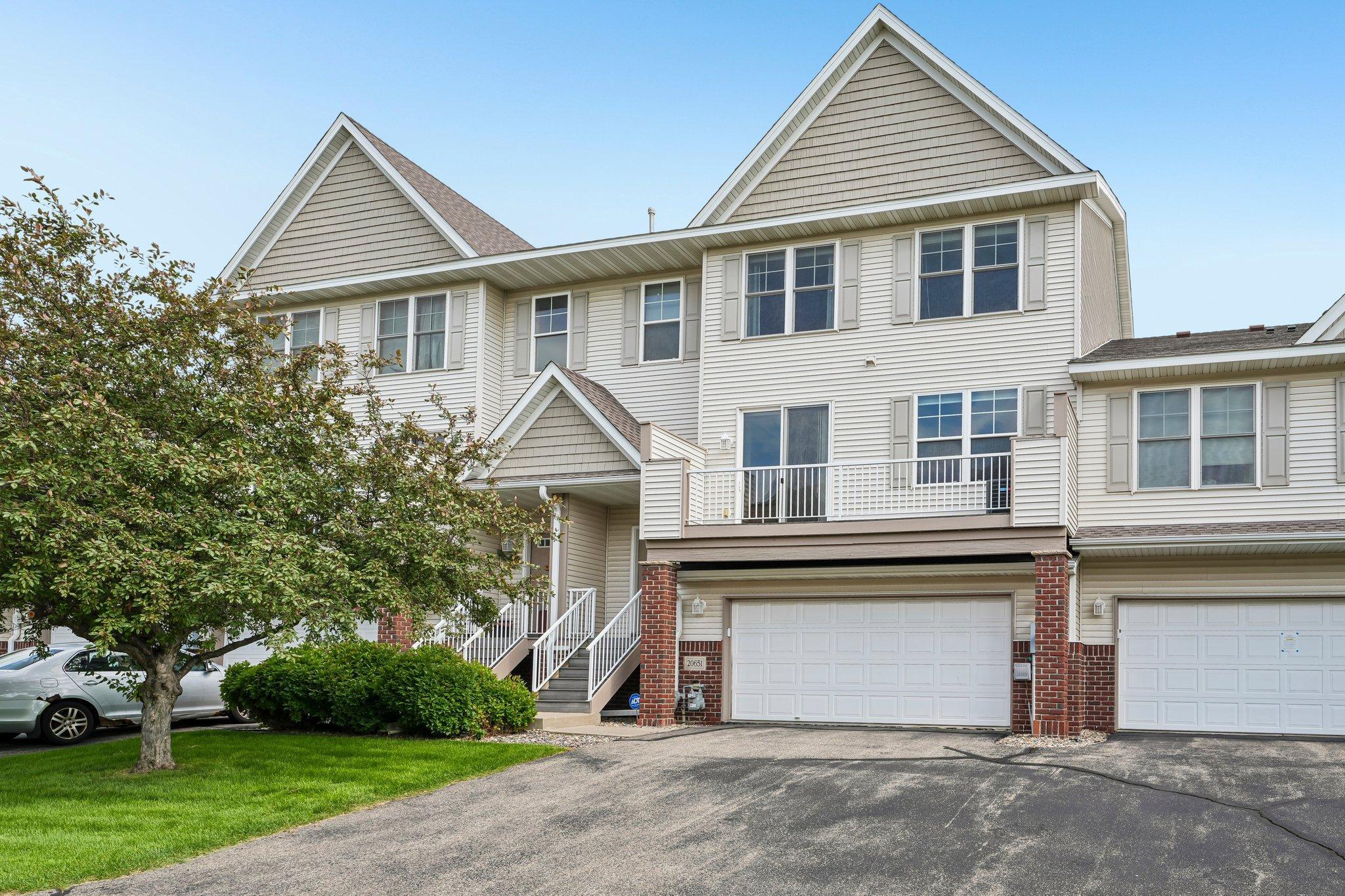 20651 Hampshire Way, Lakeville MN 55044