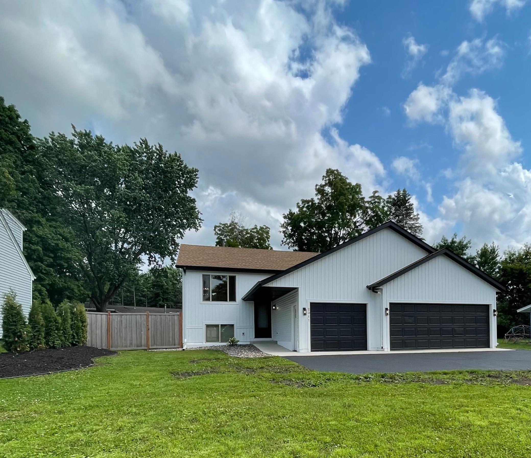 2011 Lake View Drive, Prior Lake MN 55352