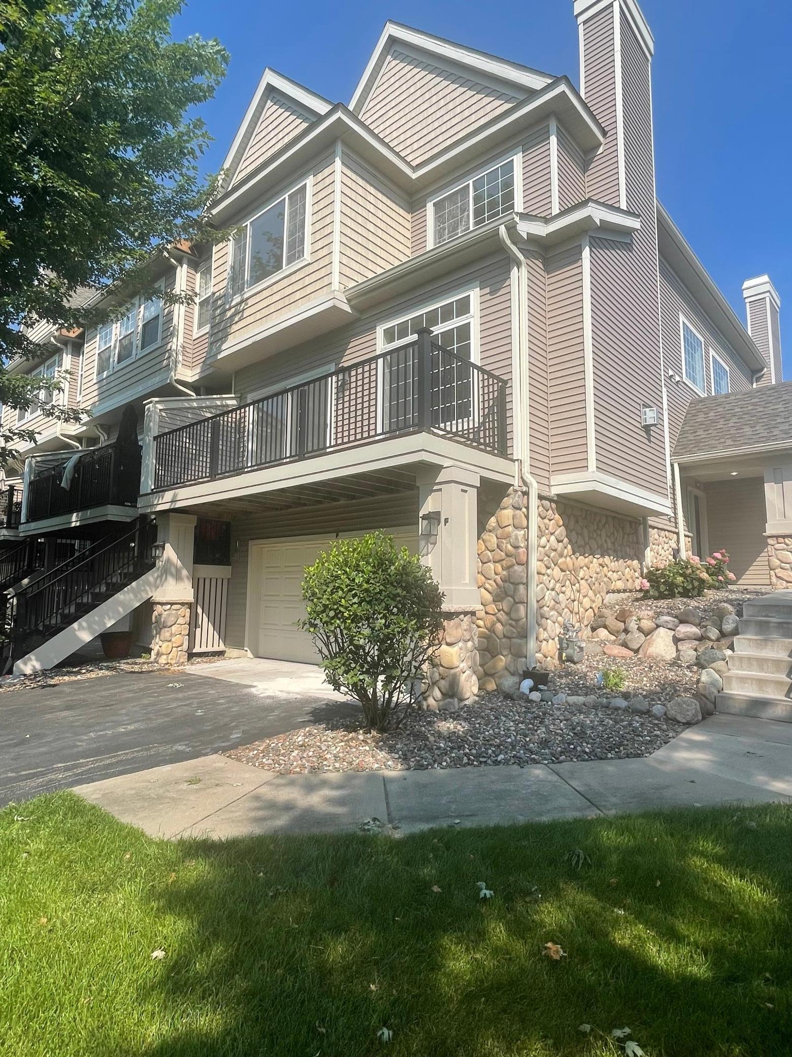 1481 111th Lane NE Unit F, Blaine MN 55449