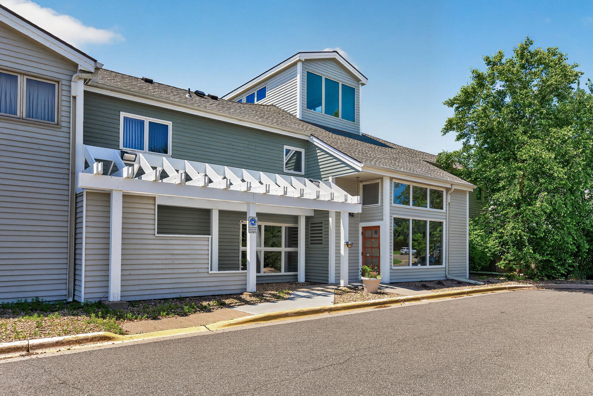 1392 Carling Drive Unit 103, Saint Paul MN 55108