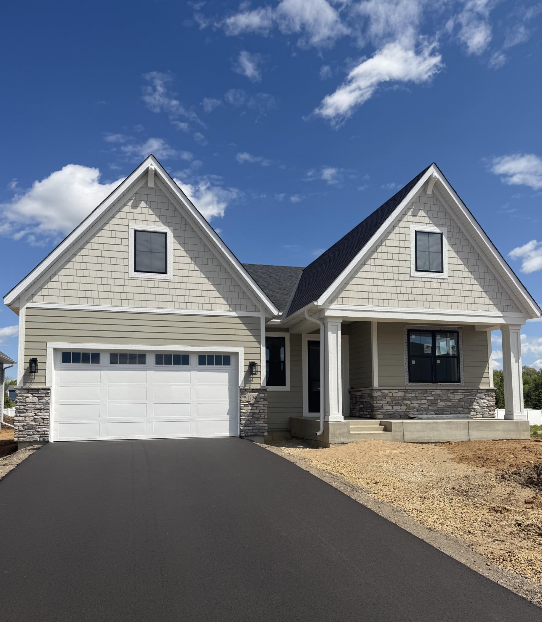 17940 Greenwich Way, Lakeville MN 55044