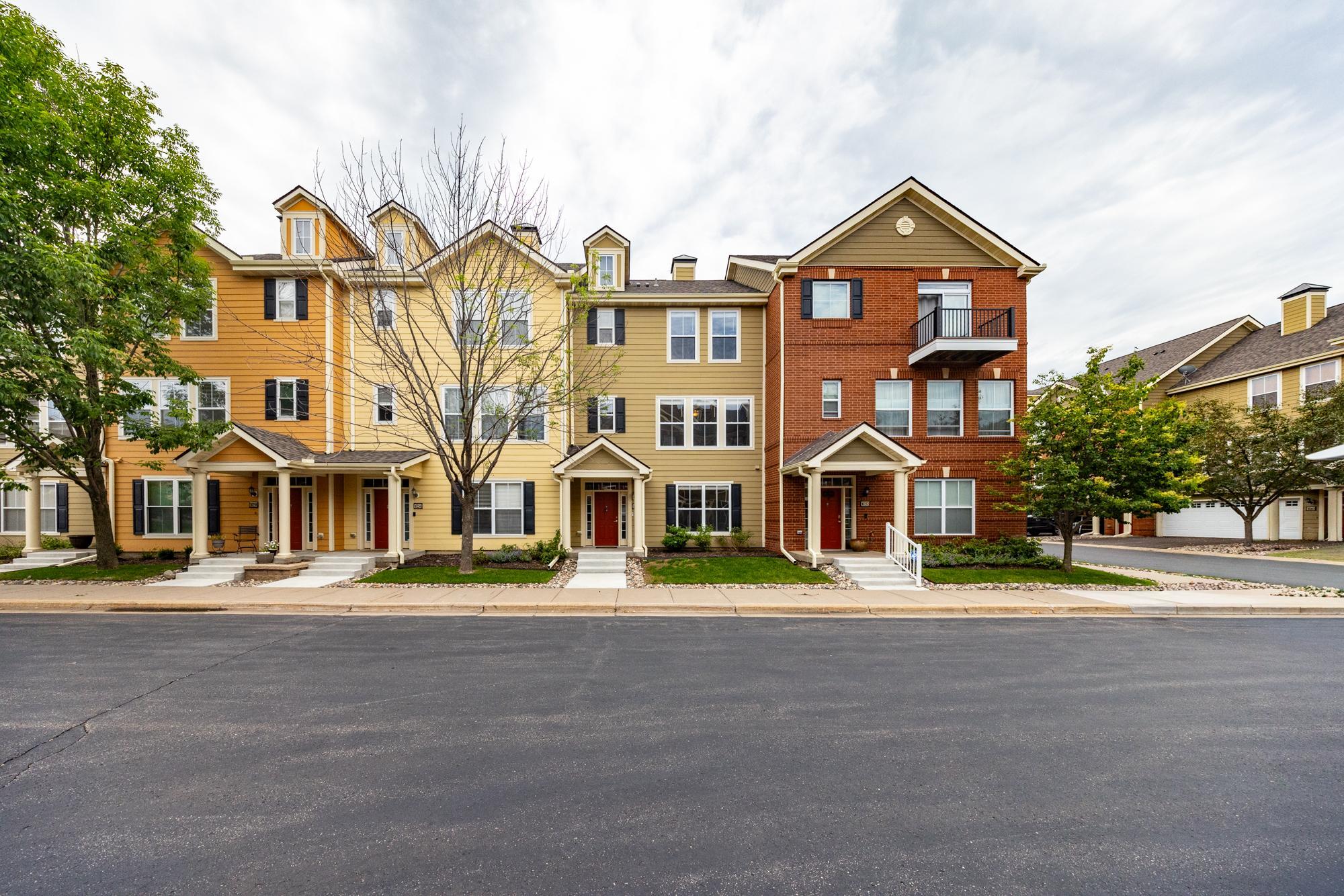 10254 Bleeker Street, Woodbury MN 55129