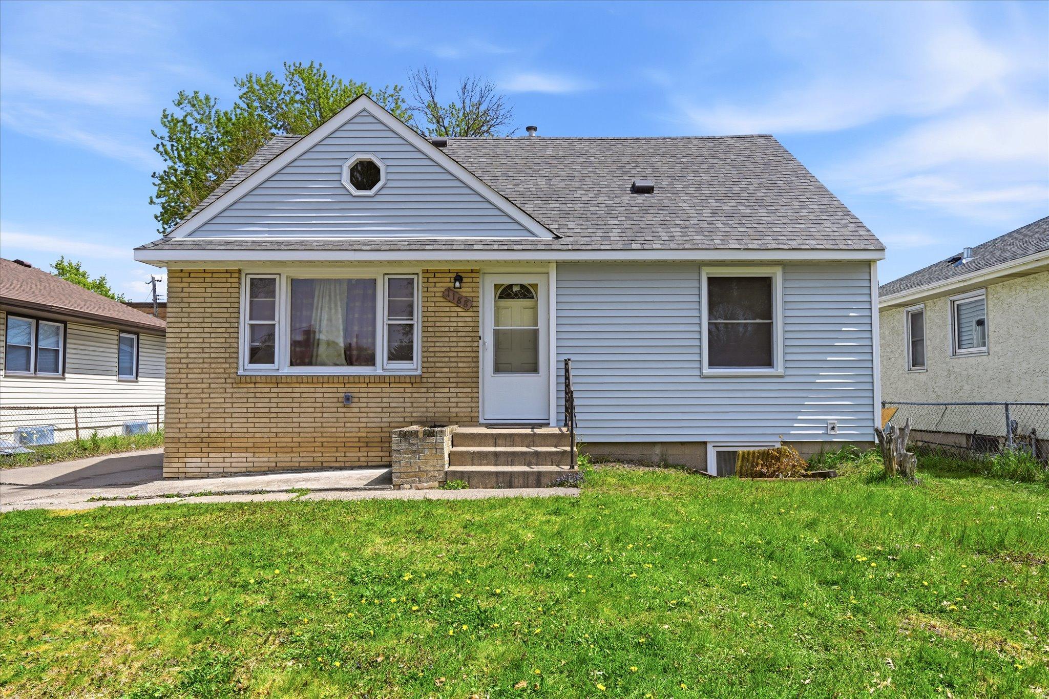 1188 Arundel Street, Saint Paul MN 55117