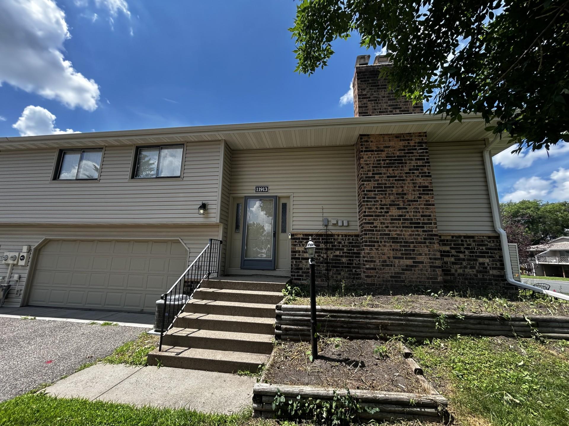 11913 70th Place N, Maple Grove MN 55369