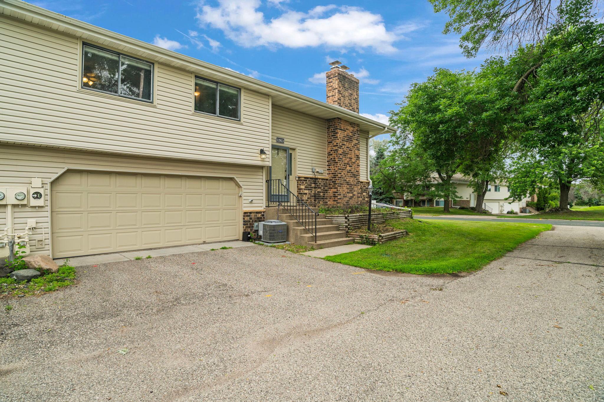 11913 70th Place N, Maple Grove MN 55369