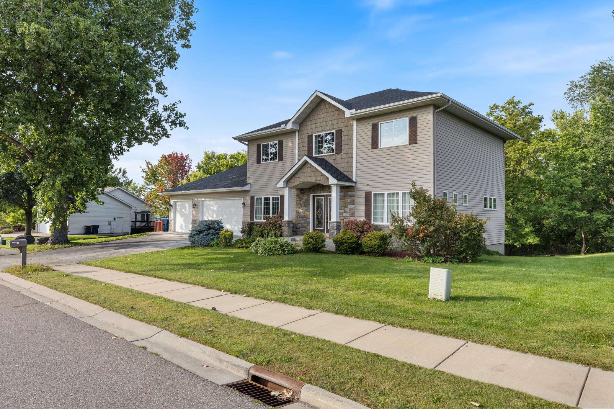 16096 Harmony Path, Lakeville MN 55044