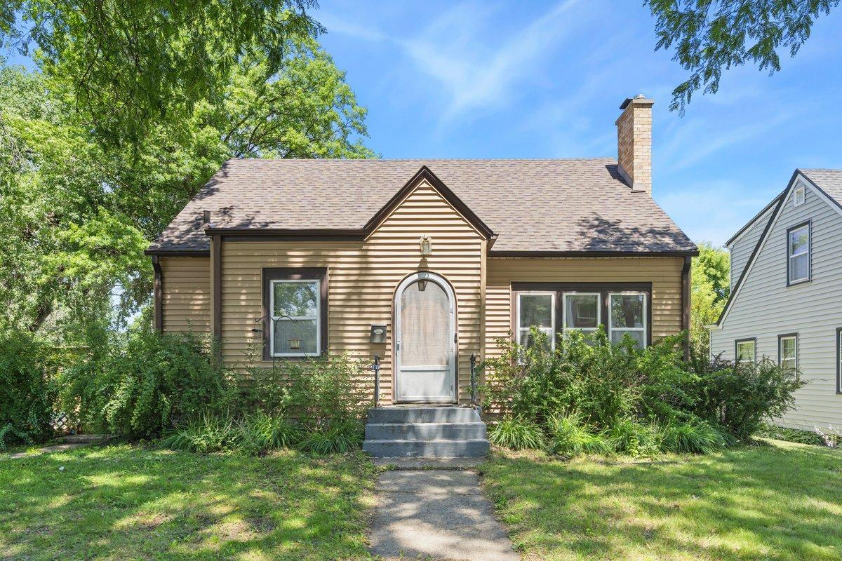 71 Wyoming Street E, Saint Paul MN 55107