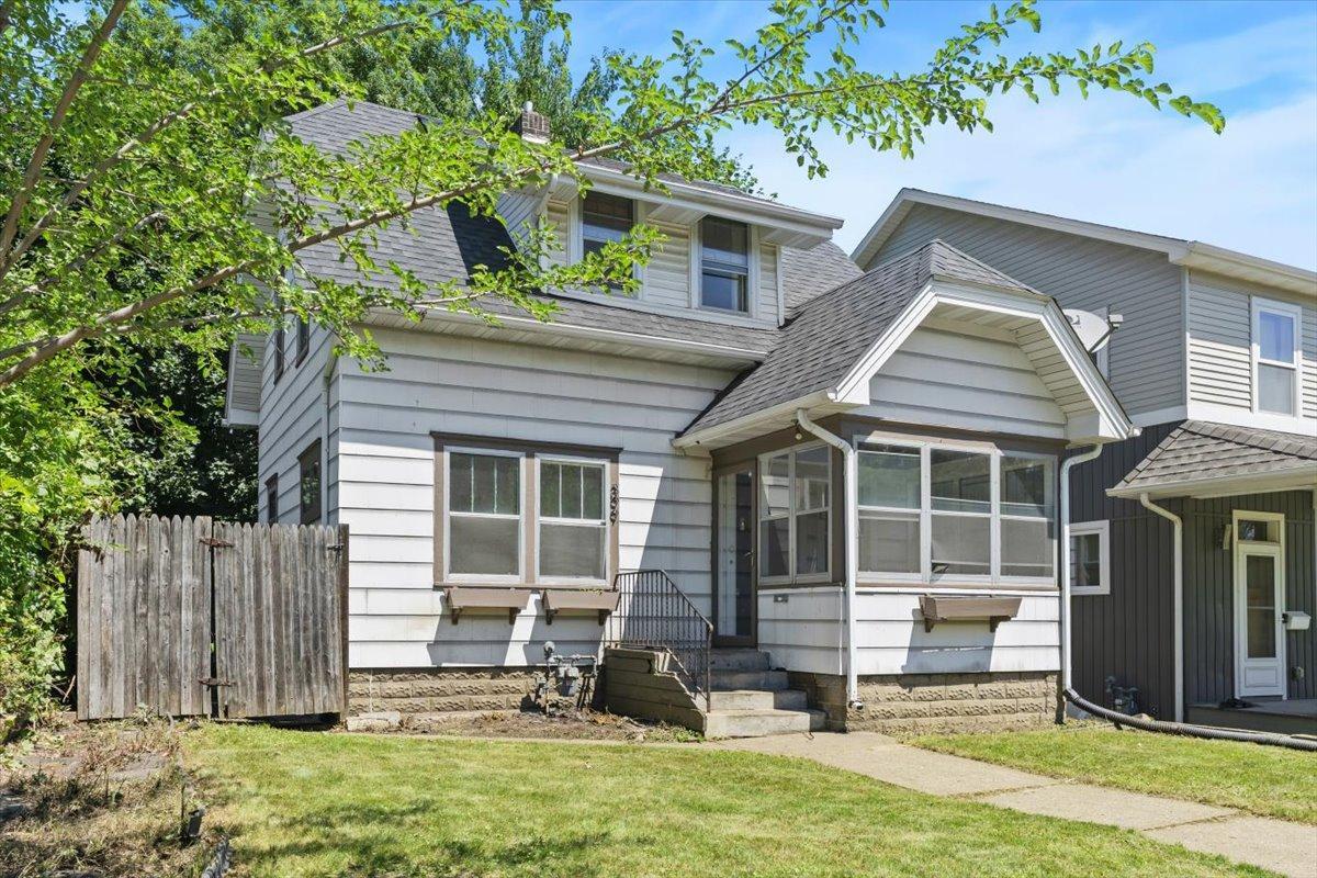 399 Curtice Street E, Saint Paul MN 55107