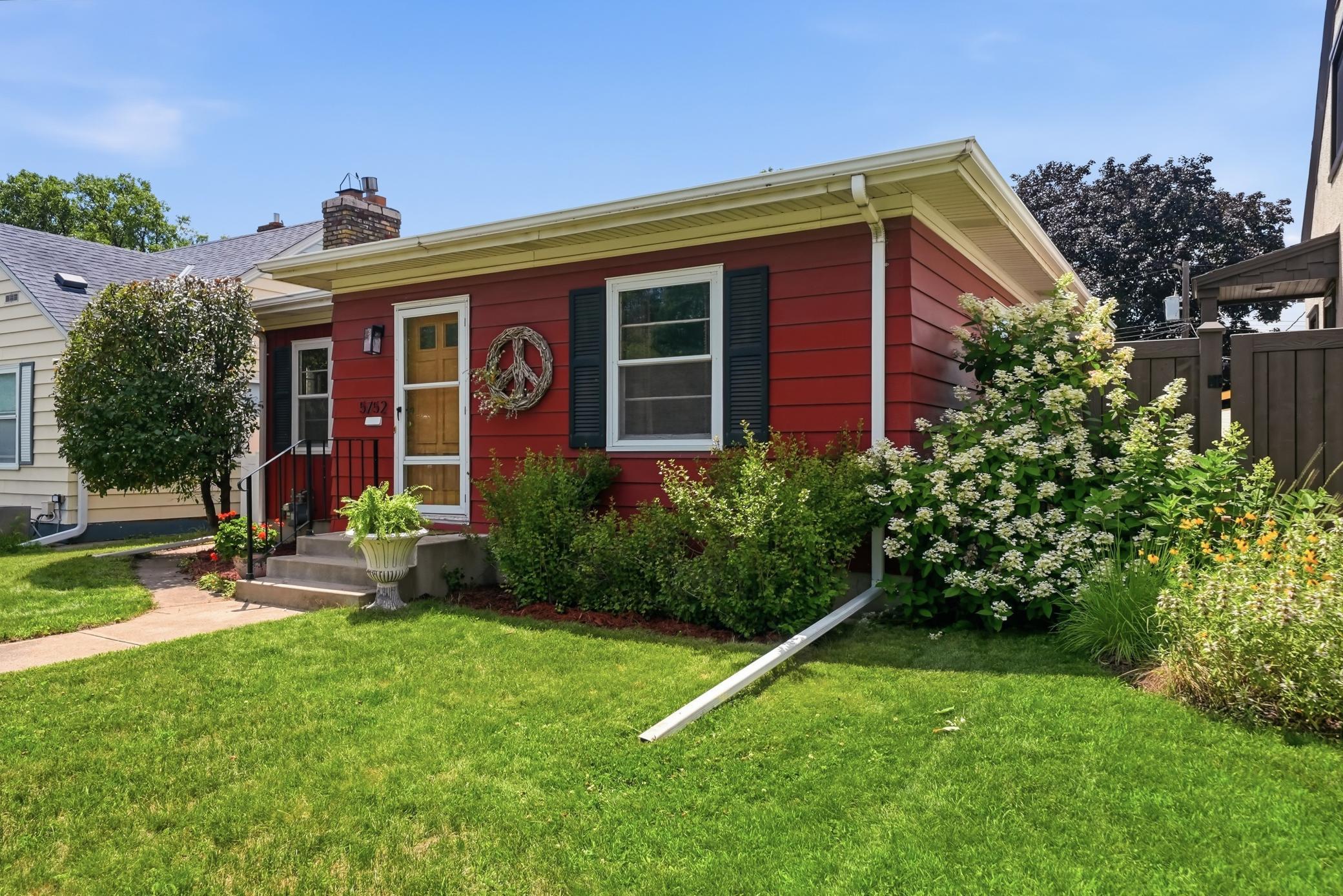 5752 23rd Avenue S, Minneapolis MN 55417