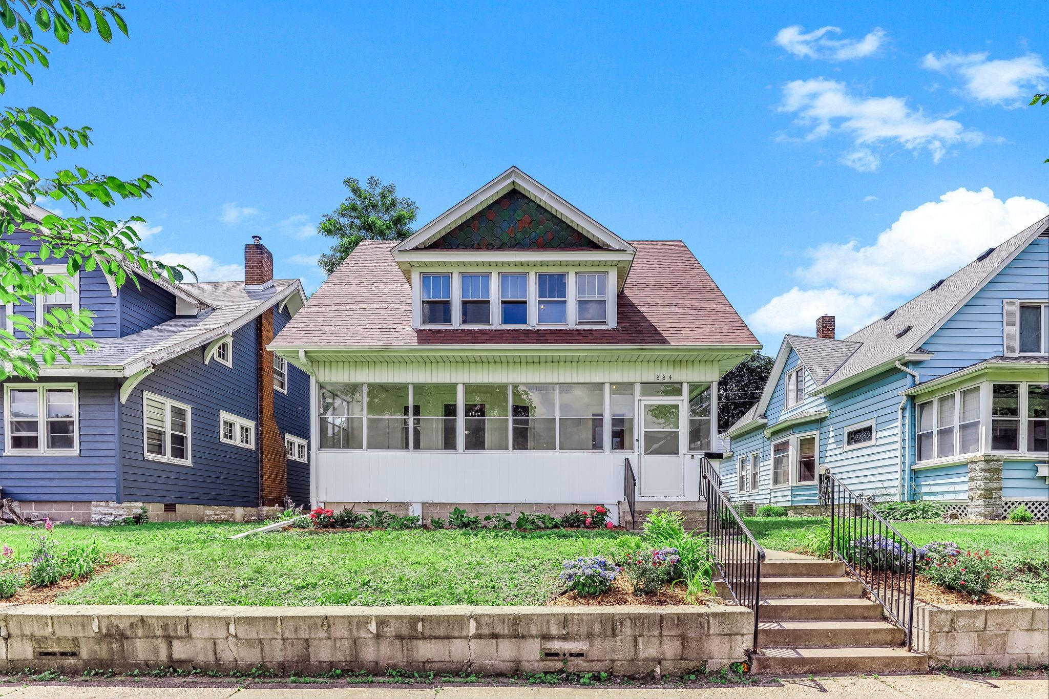 884 Iglehart Avenue, Saint Paul MN 55104