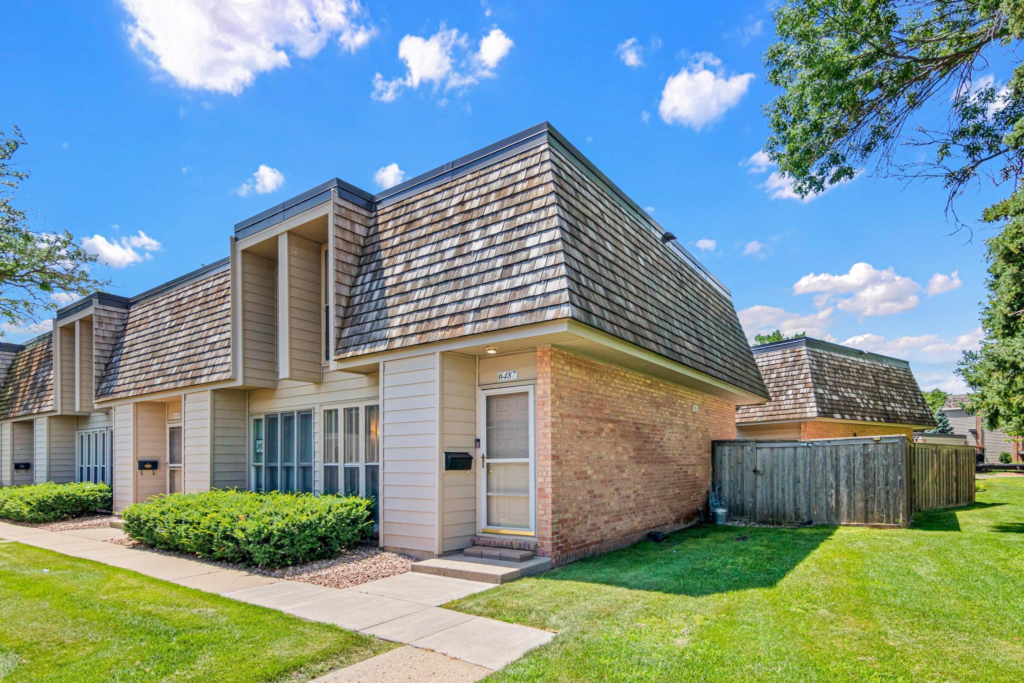 6487 Barrie Road, Edina MN 55435