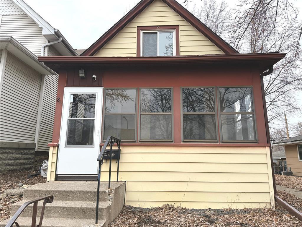 869 Lawson Avenue E, Saint Paul MN 55106