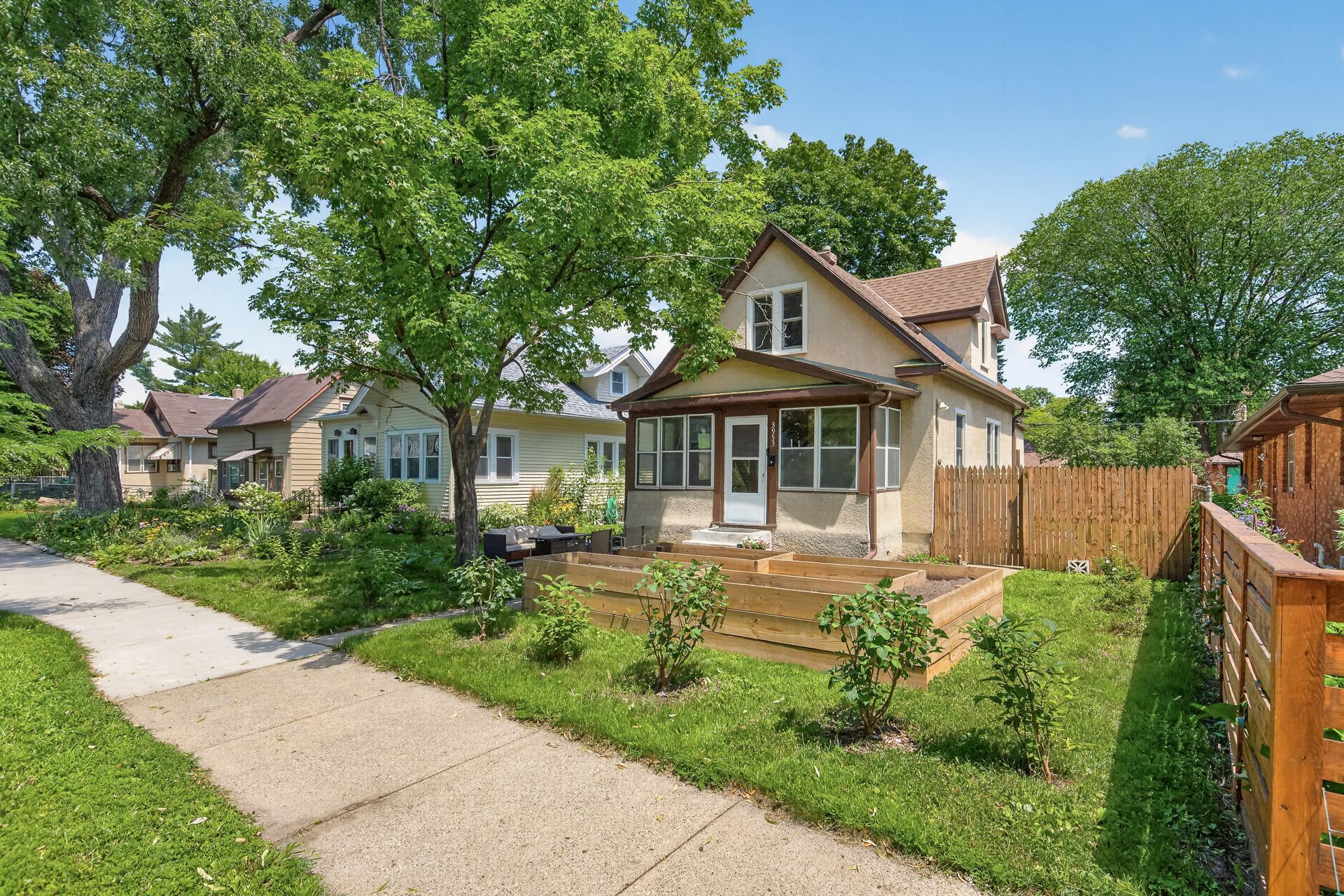3953 38th Avenue S, Minneapolis MN 55406
