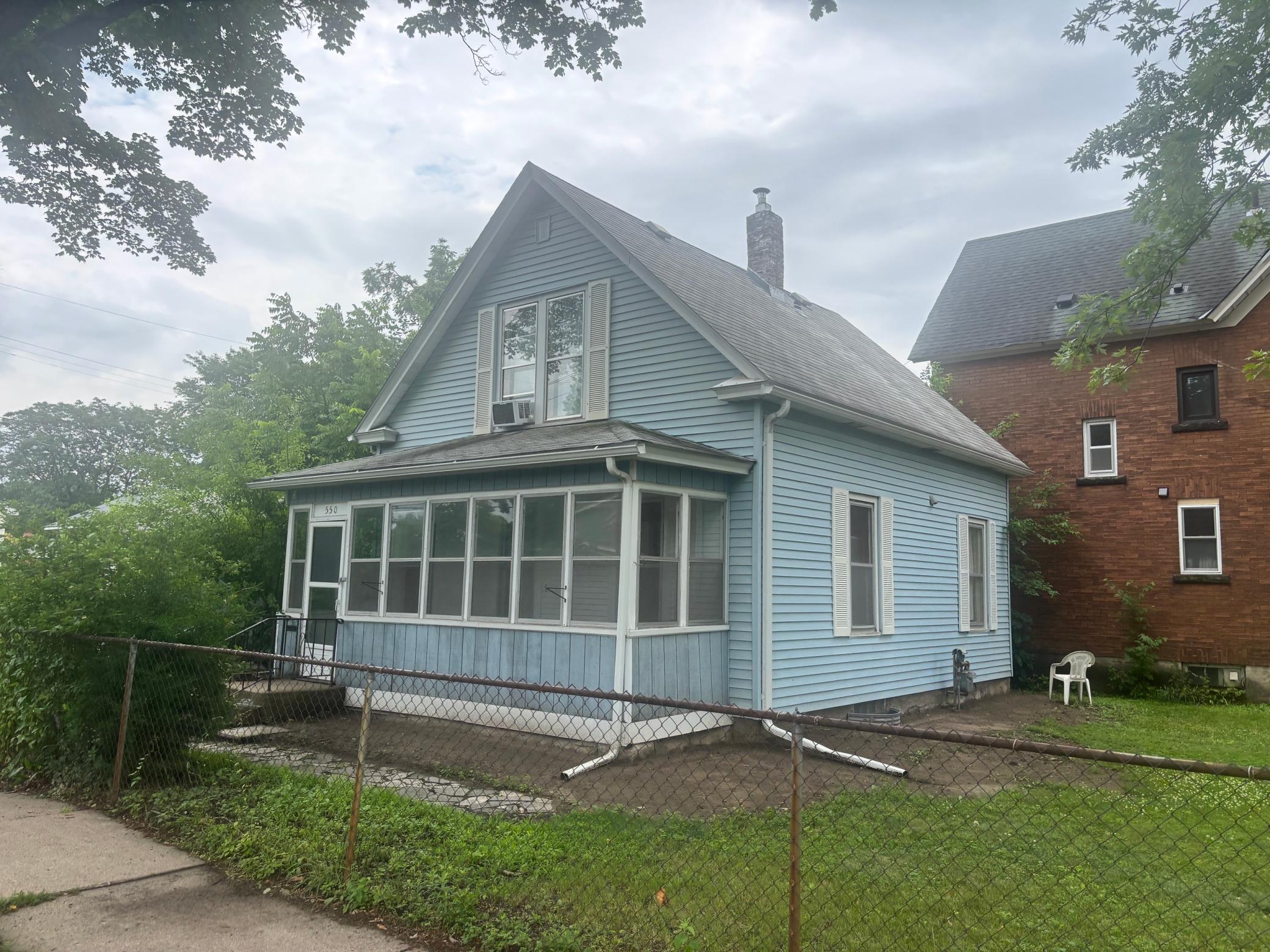 550 Saint Clair Avenue, Saint Paul MN 55102