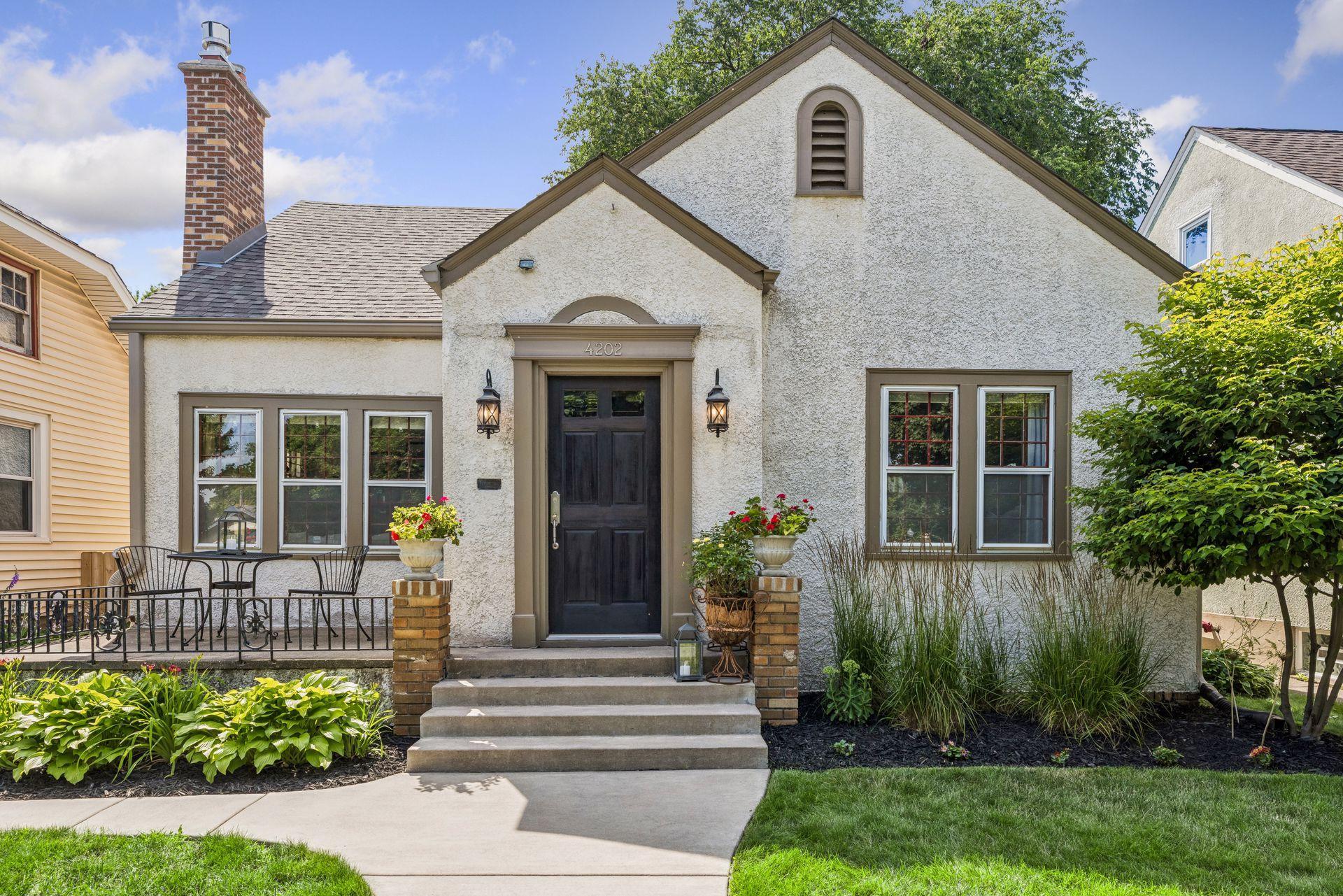 4202 Portland Avenue, Minneapolis MN 55407