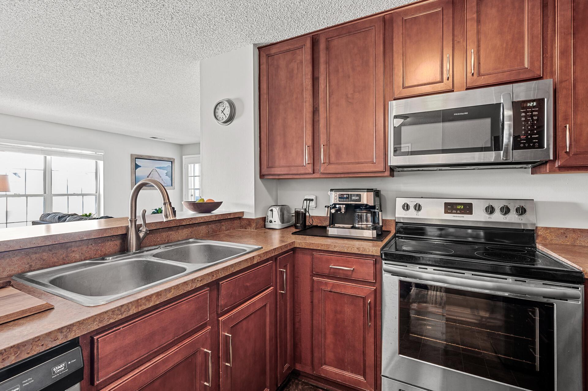 6020 Chasewood Parkway Unit 203, Minnetonka MN 55343