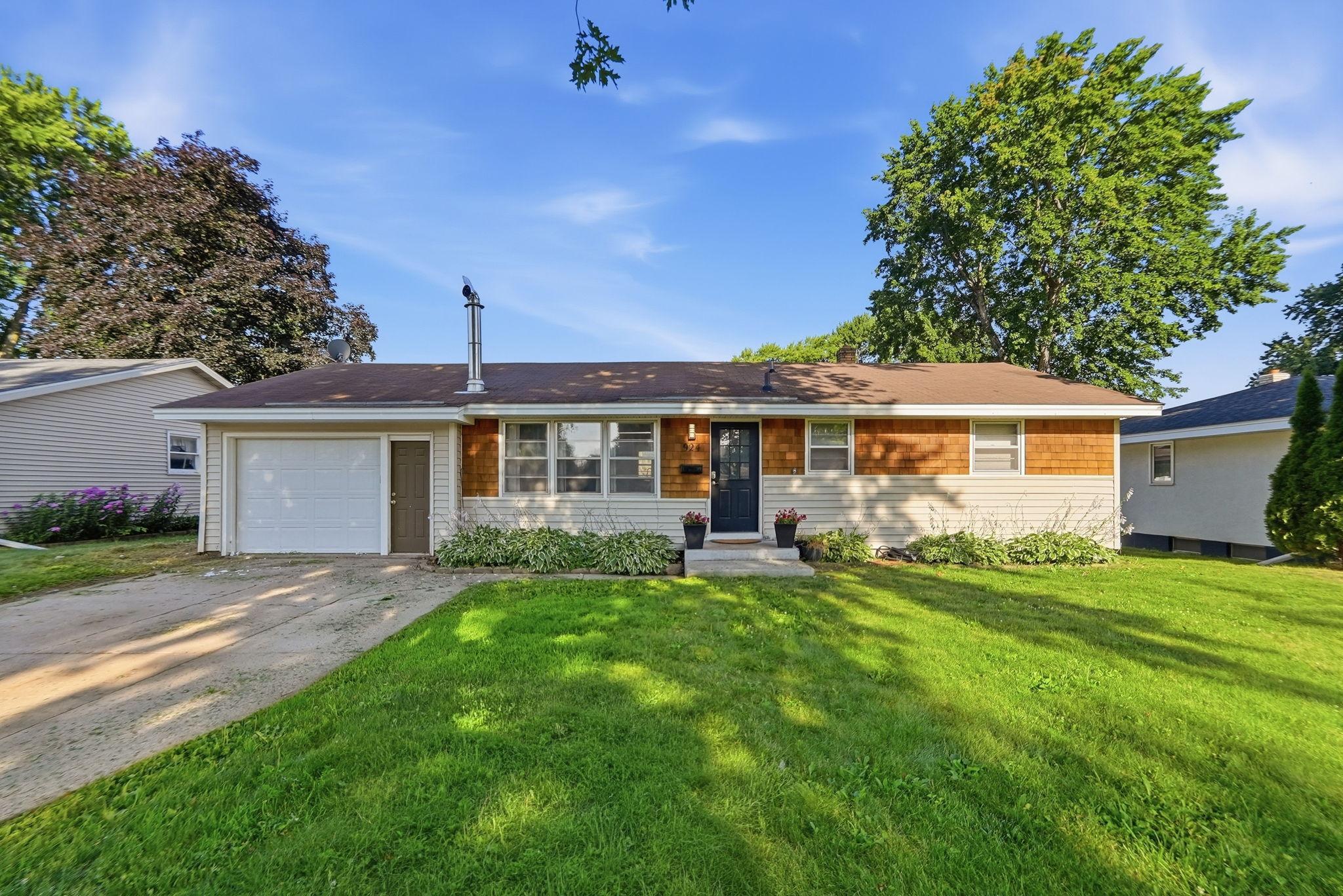 924 Fuller Street S, Shakopee MN 55379