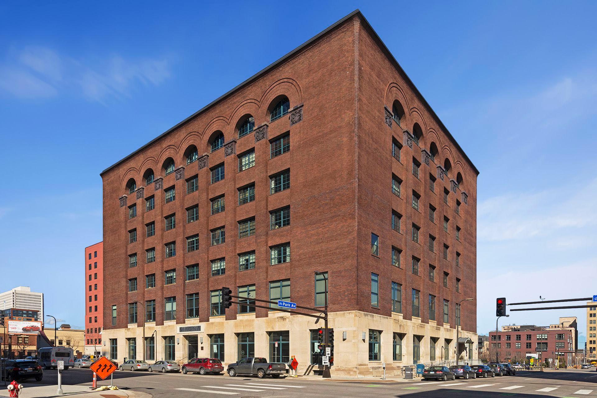 250 Park Avenue Unit 404, Minneapolis MN 55415