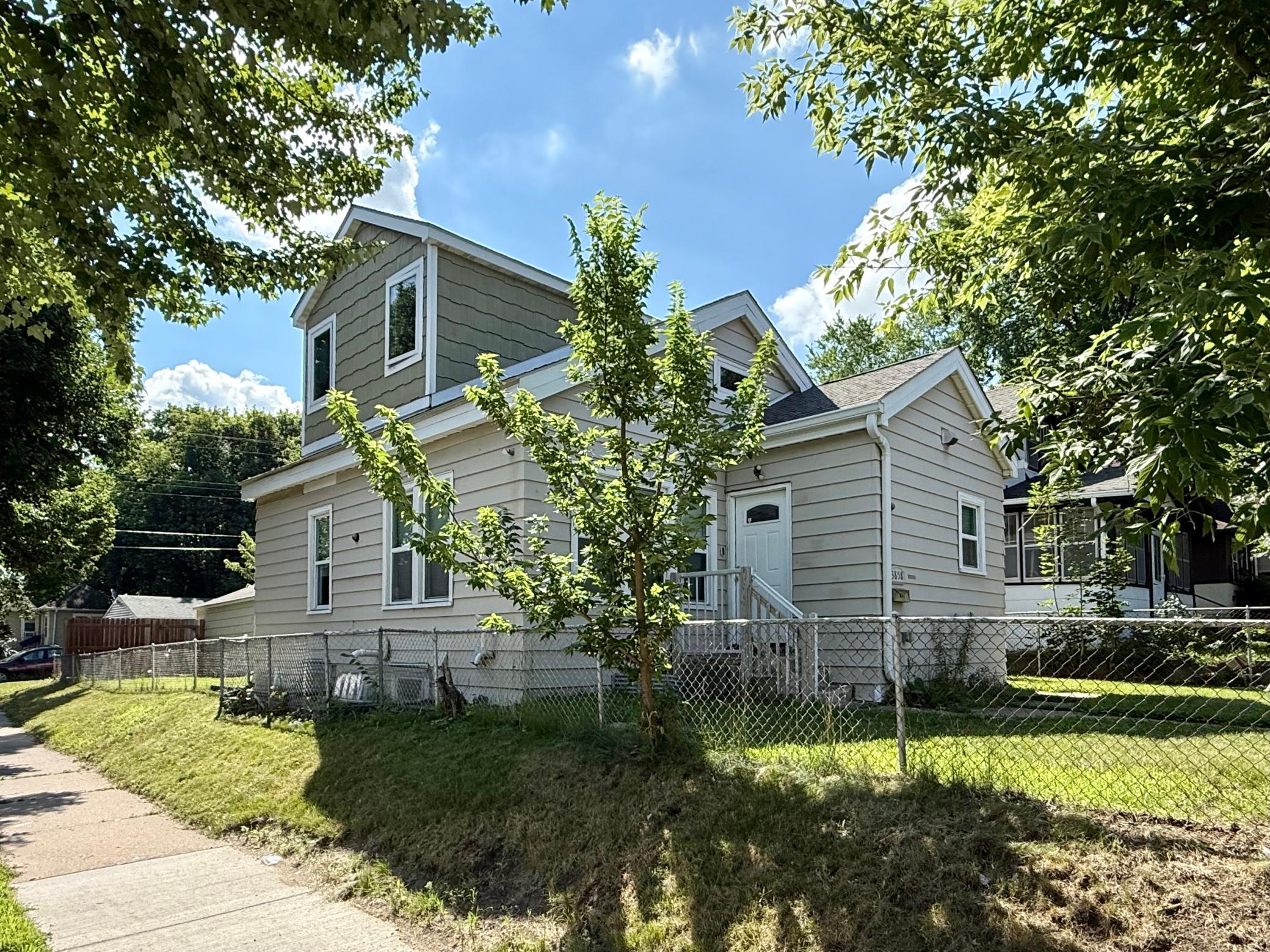 3858 Fremont Avenue N, Minneapolis MN 55412
