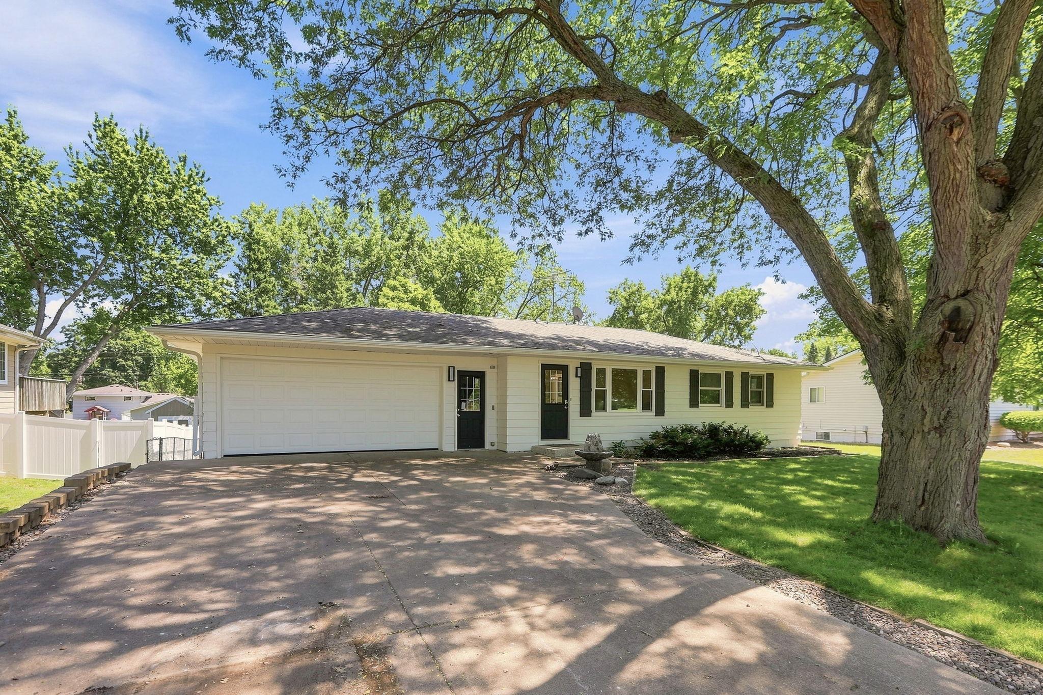 340 Ranchview Lane N, Plymouth MN 55447