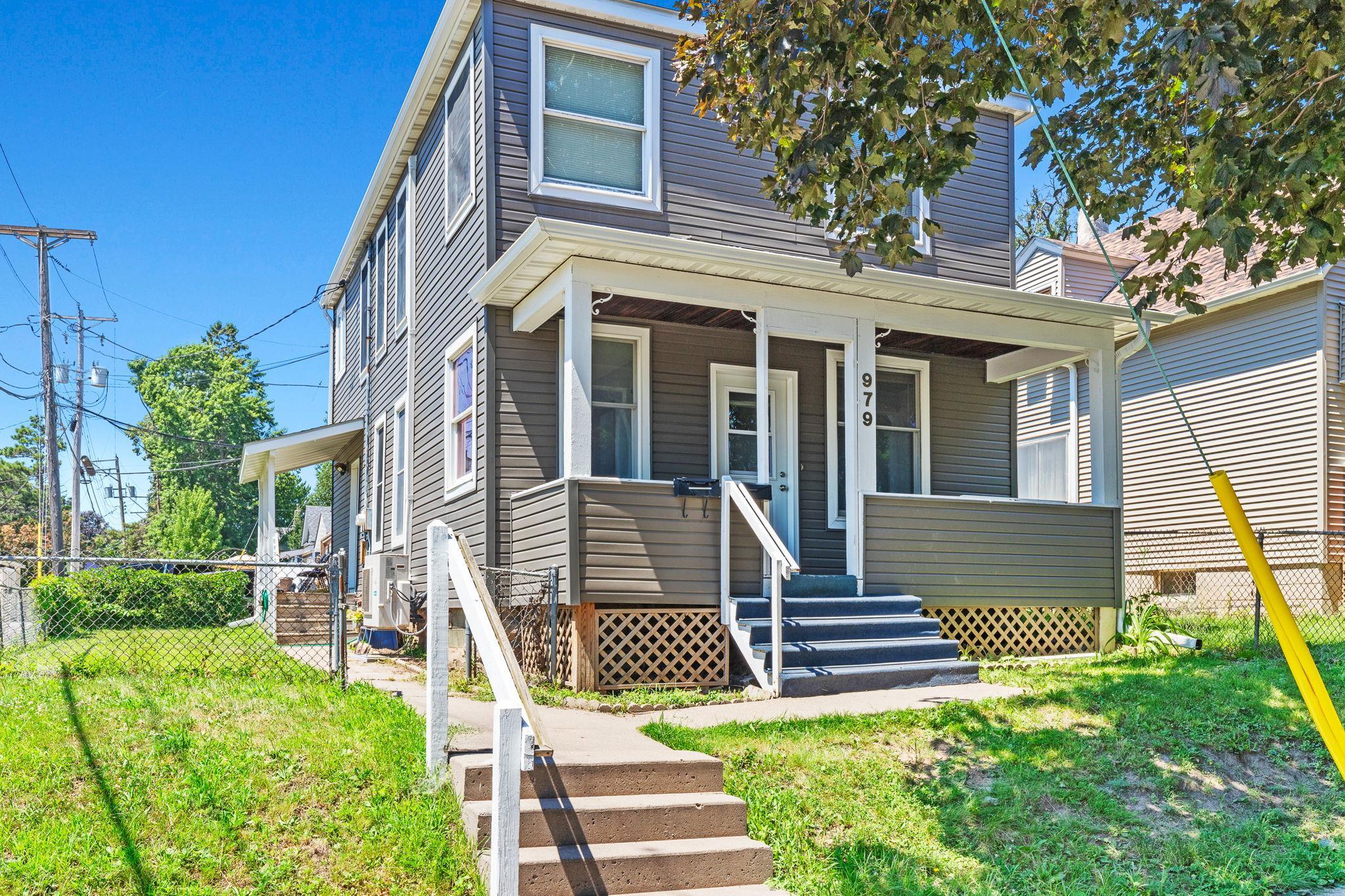 979 Victoria Street N, Saint Paul MN 55103
