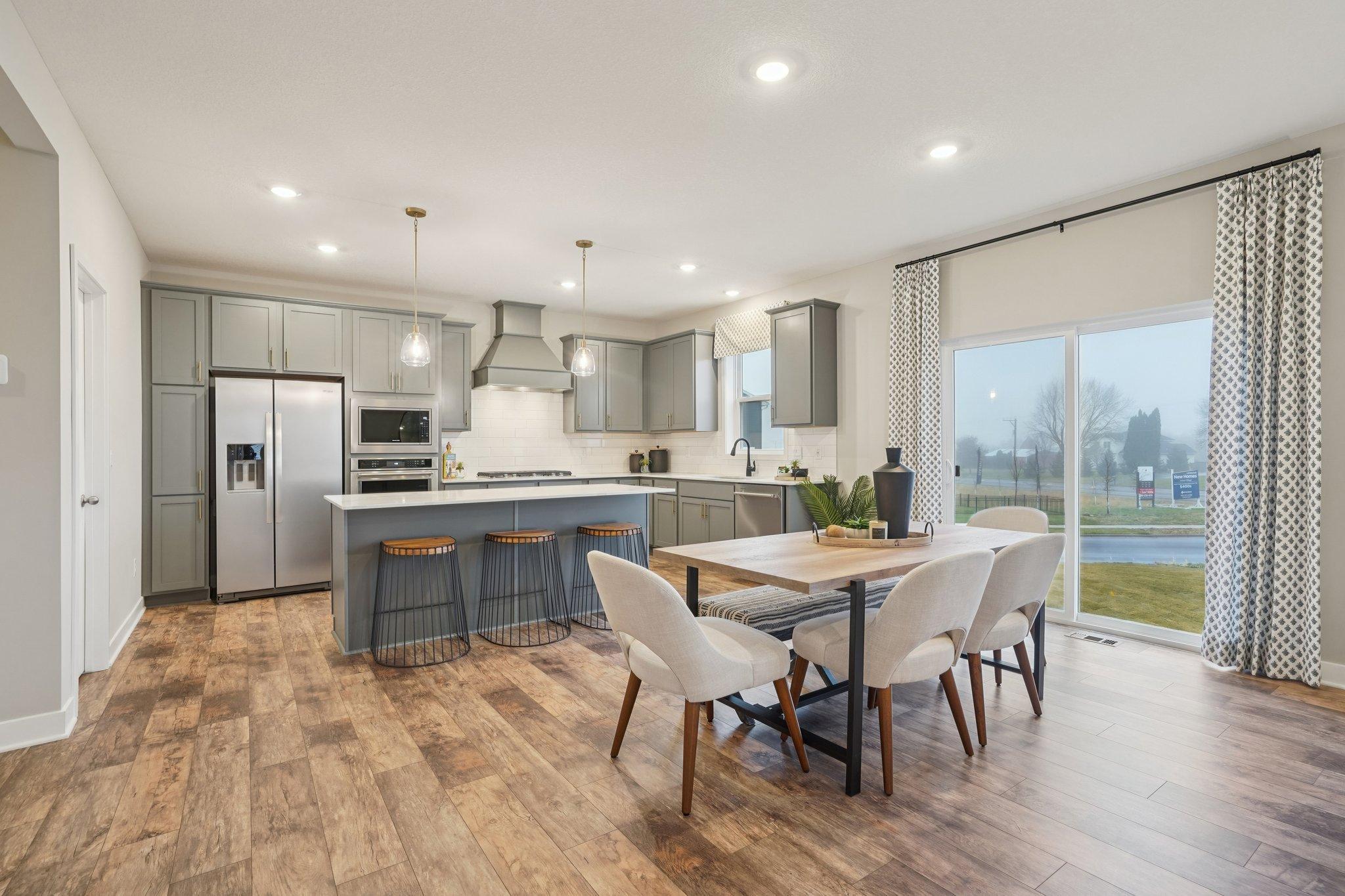 1595 Creekside Drive, Shakopee MN 55379