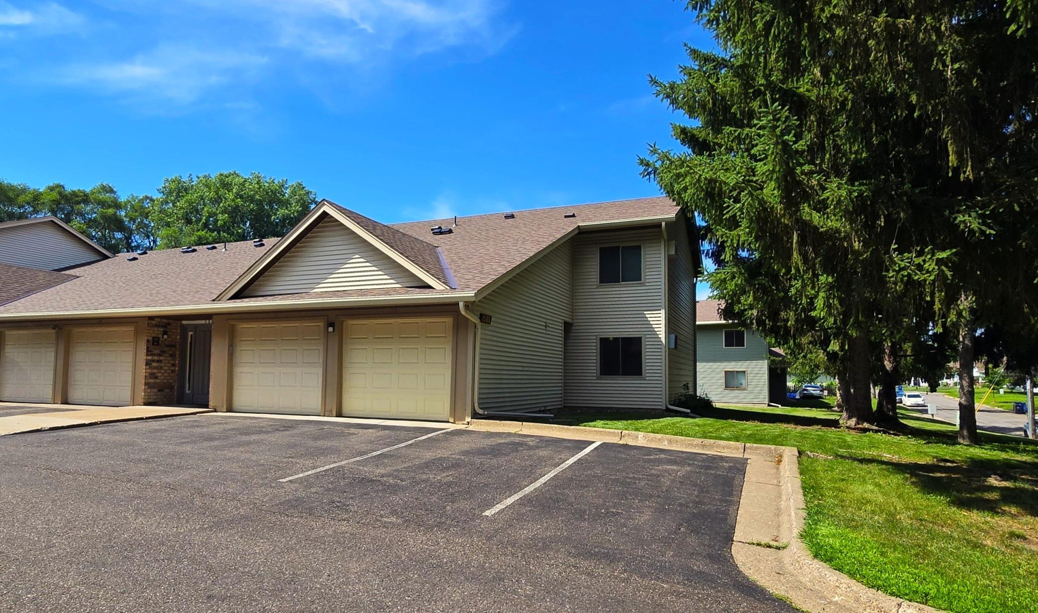 1585 Cohansey Street Unit 101, Saint Paul MN 55117