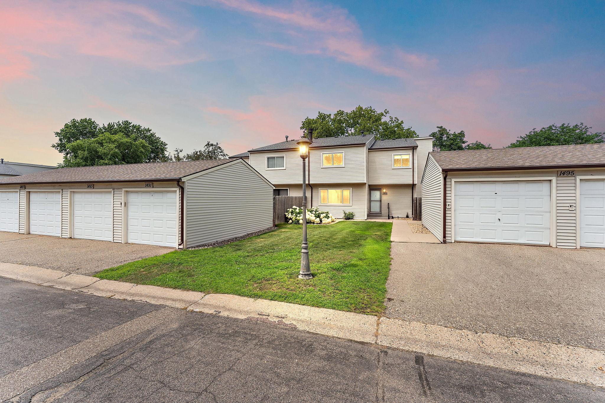 1491 Woodview Avenue E, Saint Paul MN 55122