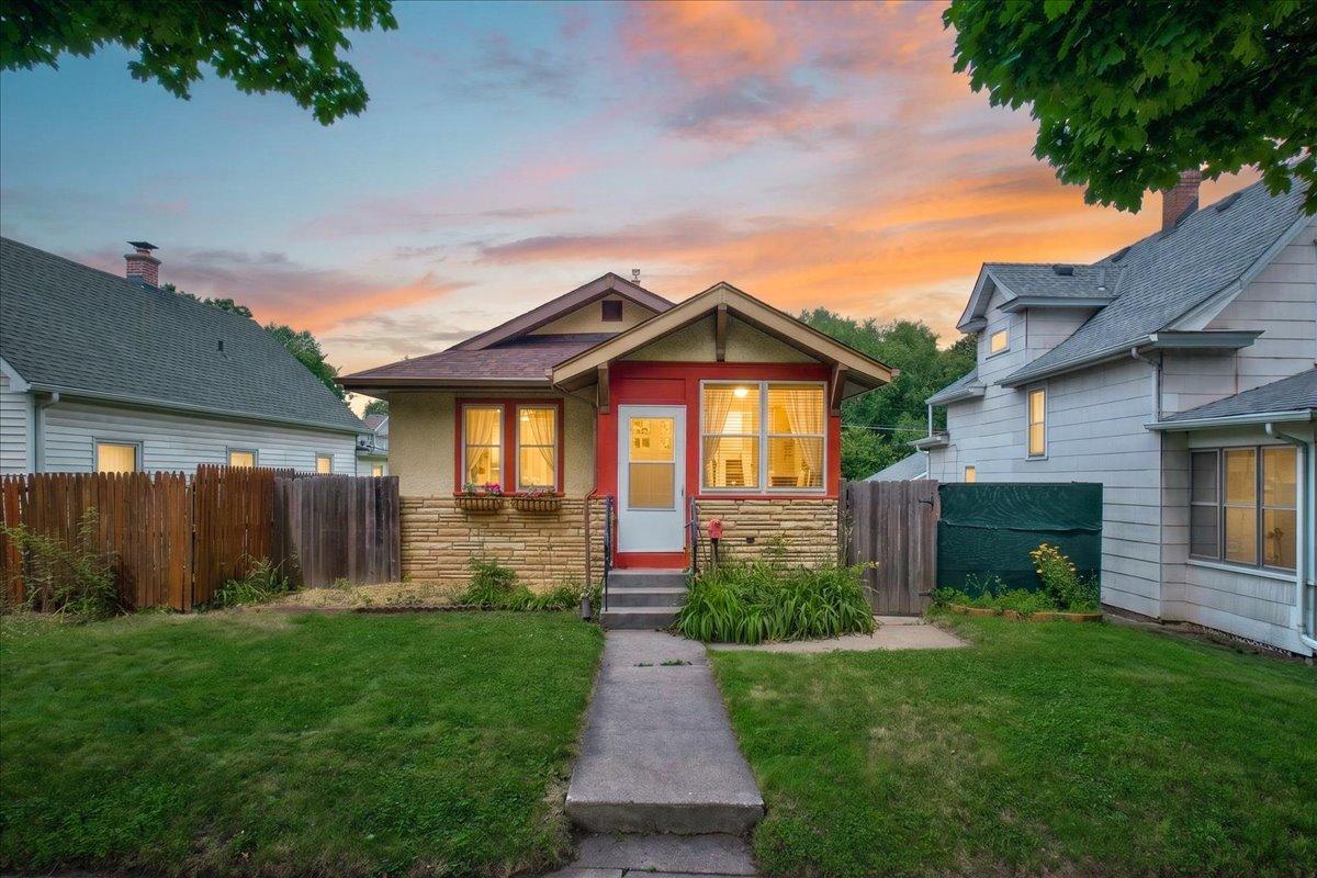 1217 6th Street E, Saint Paul MN 55106
