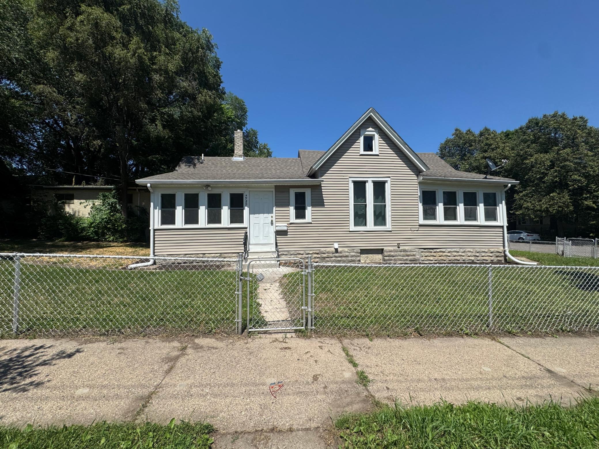 989 Marion Street, Saint Paul MN 55117