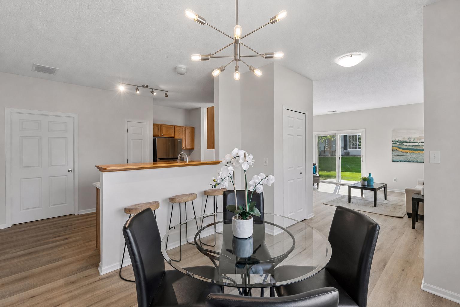 1336 Yorkshire Lane, Shakopee MN 55379