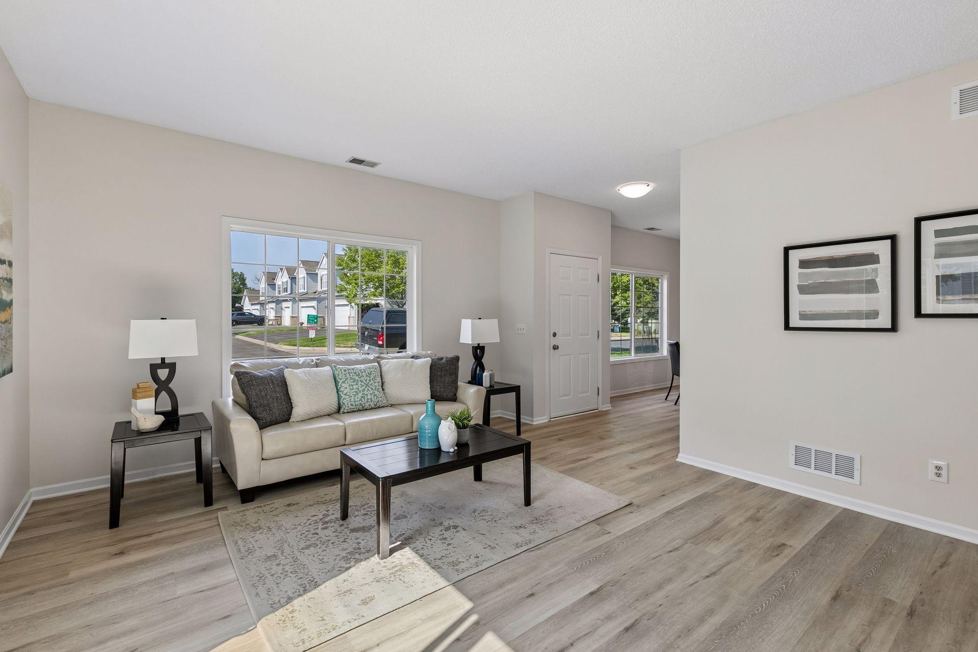 1336 Yorkshire Lane, Shakopee MN 55379