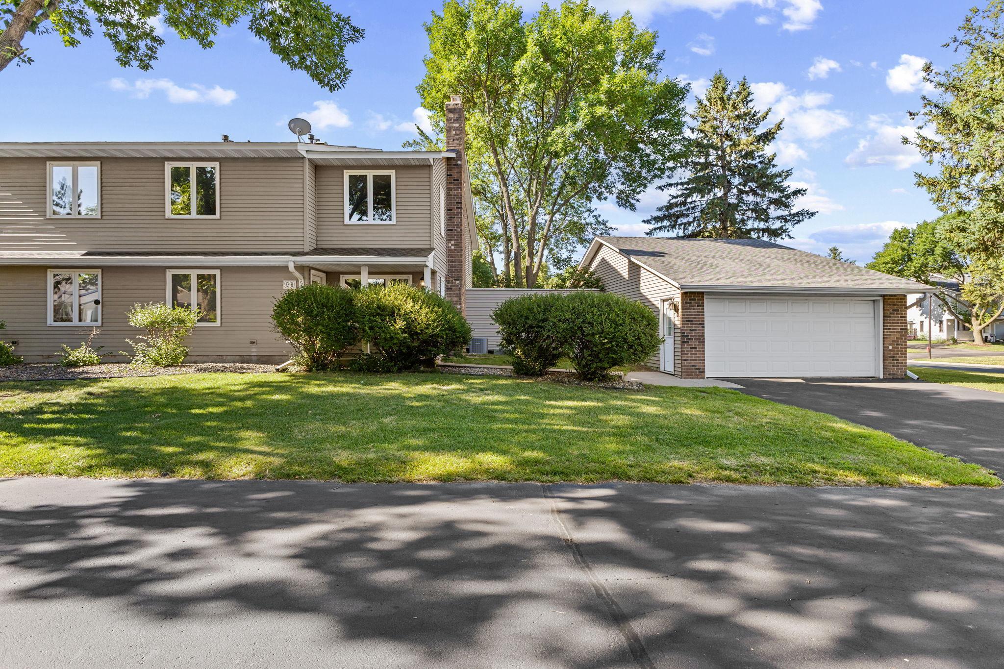 9390 Ranchview Lane N, Maple Grove MN 55369