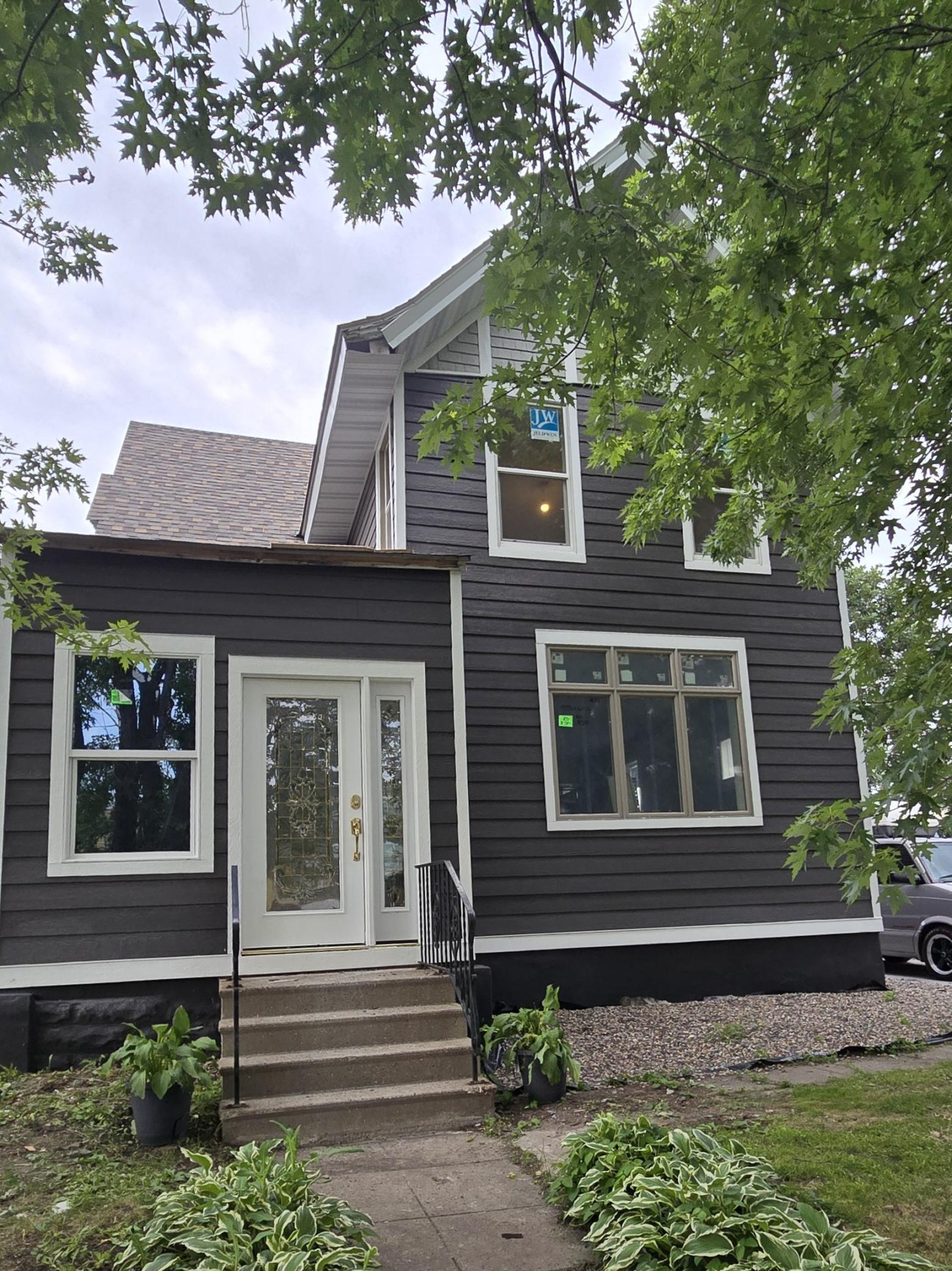 12 Oakley Avenue, Saint Paul MN 55104