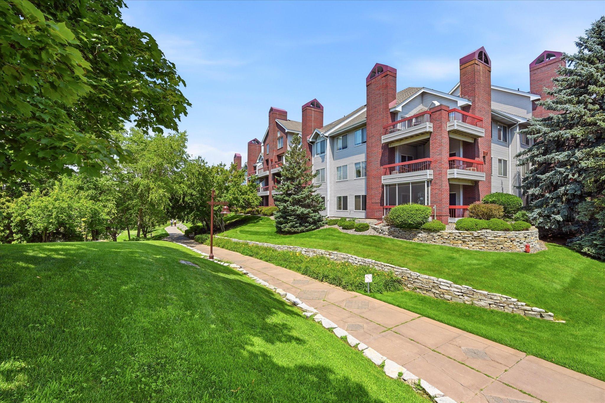 7540 Edinborough Way Unit 1111, Edina MN 55435