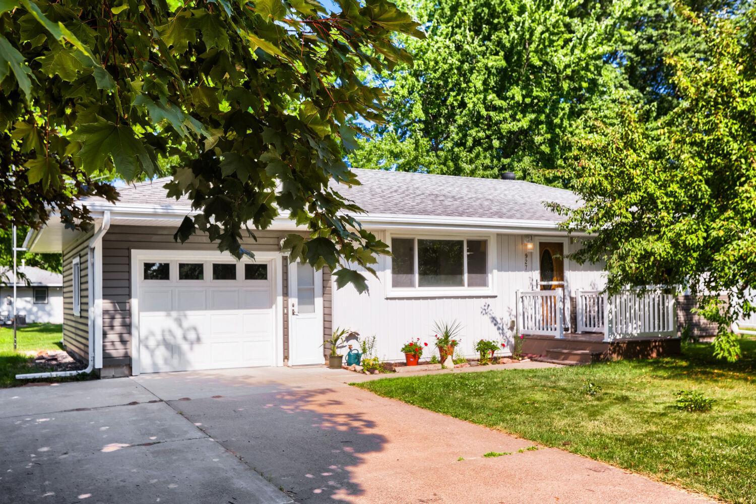 927 Birch Street S, Cambridge MN 55008