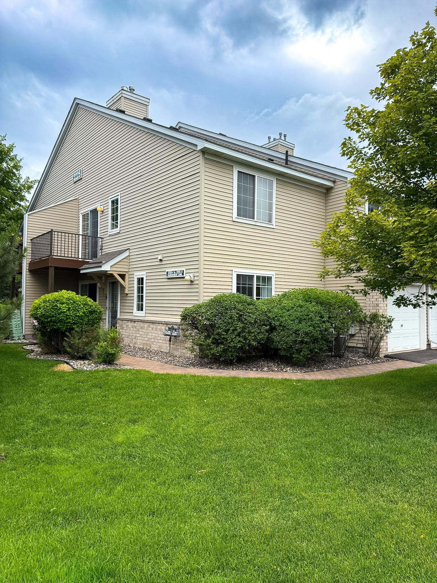 2225 Ranchview Lane N Unit 1, Plymouth MN 55447