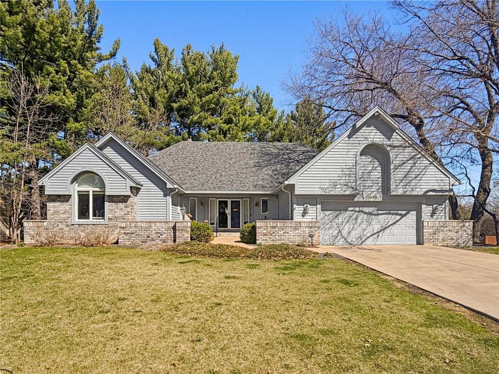 8992 Hidden Meadow Road, Woodbury MN 55125