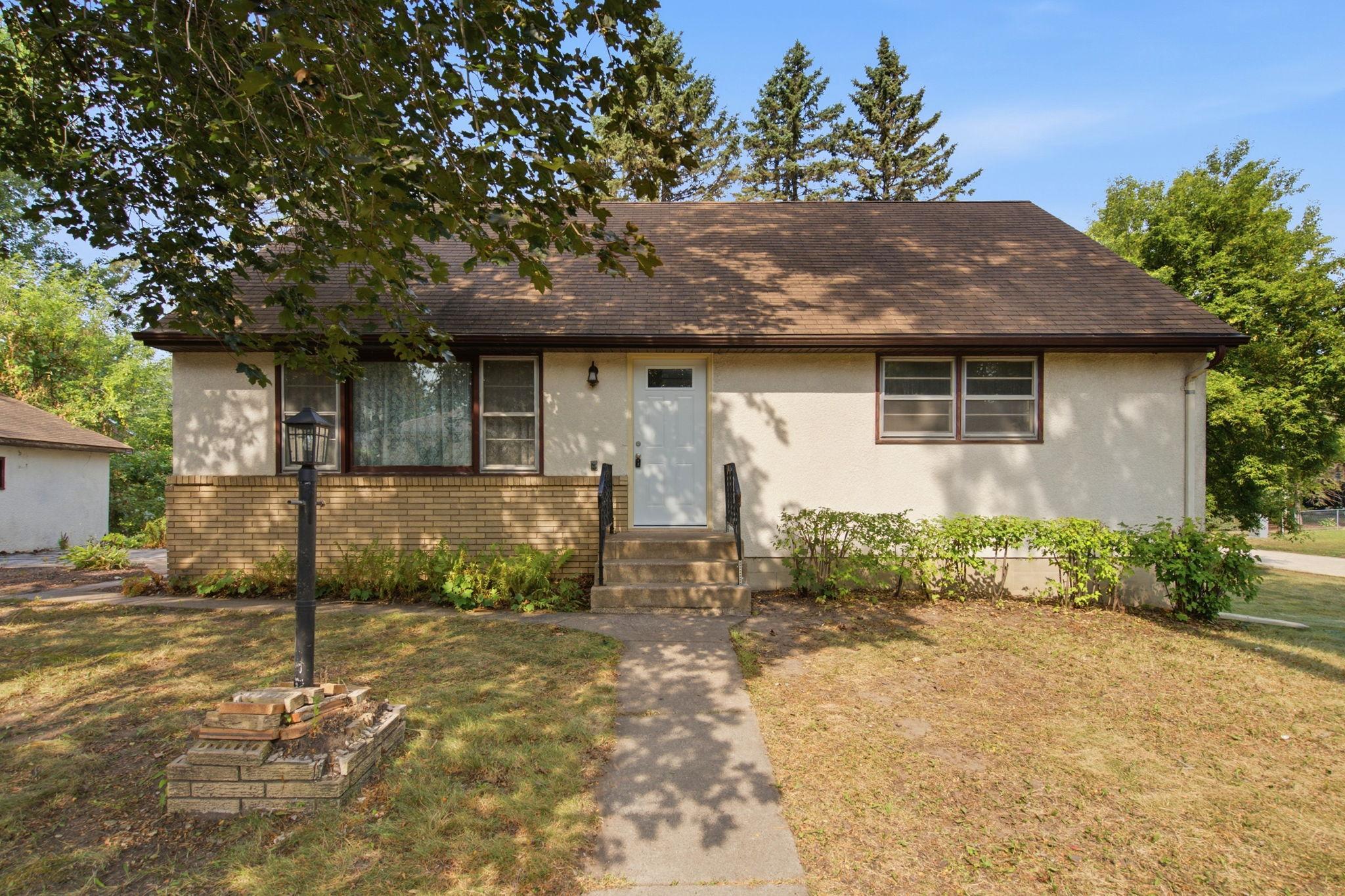 1521 Arkwright Street N, Saint Paul MN 55130