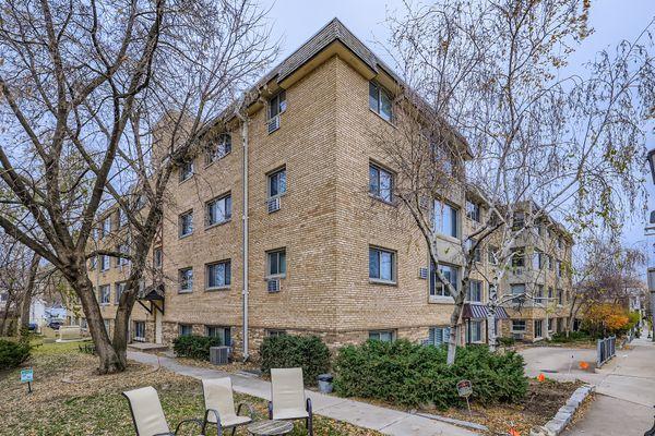 2727 W 43rd Street Unit 102, Minneapolis MN 55410
